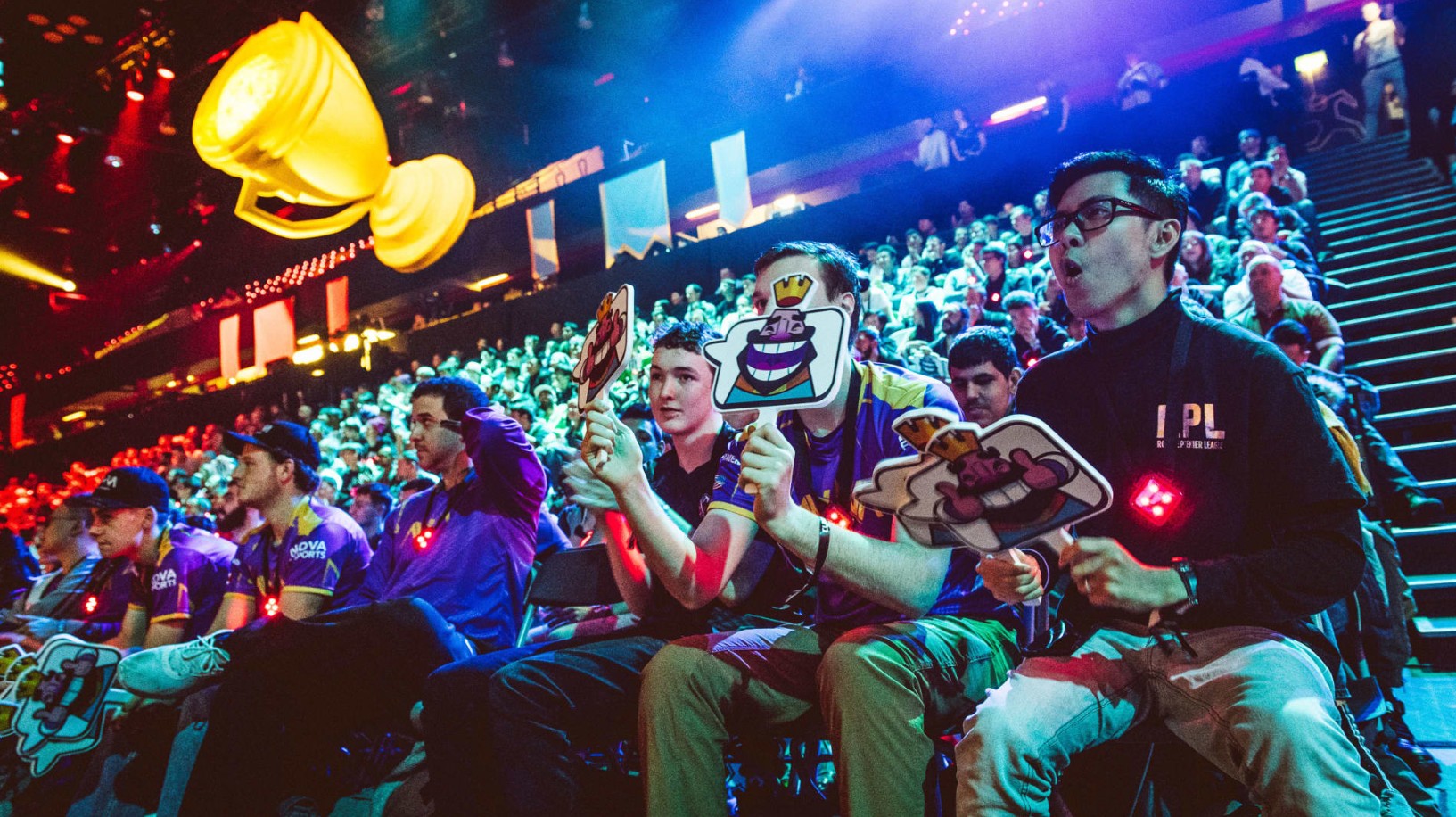 Esports Money Wave: How Competitive Gaming Became a Billion-Dollar Industry